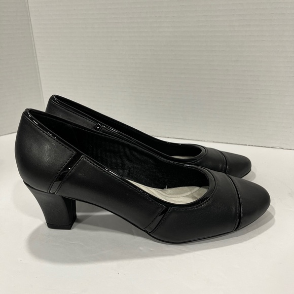 Easy Street‎ Womens Datia Pointed Toe Kitten Heel Pumps. Size 6.5 Color: Black - Picture 5 of 7